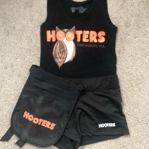 Hooters outfit